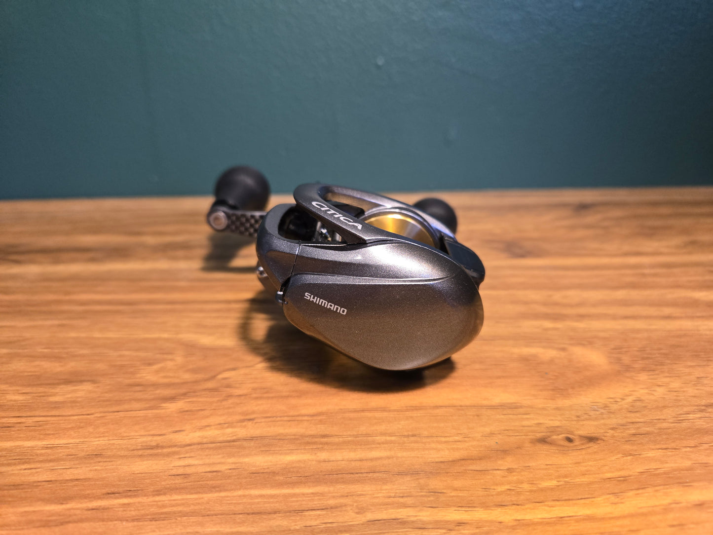 Shimano Citica 200 Baitcasting Reel w/ 95mm Carbon Fiber Handle