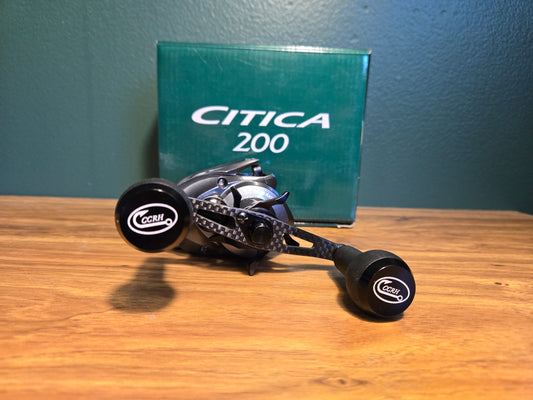 Shimano Citica 200 Baitcasting Reel w/ 95mm Carbon Fiber Handle