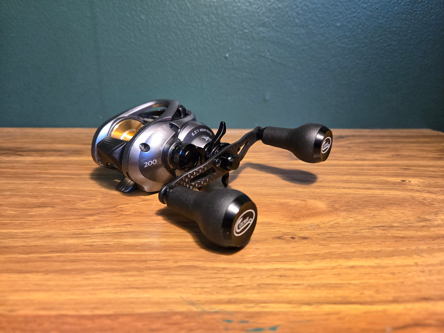 Shimano Citica 200 Baitcasting Reel w/ 95mm Carbon Fiber Handle