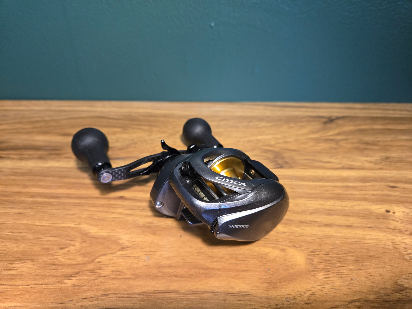 Shimano Citica 200 Baitcasting Reel w/ 95mm Carbon Fiber Handle