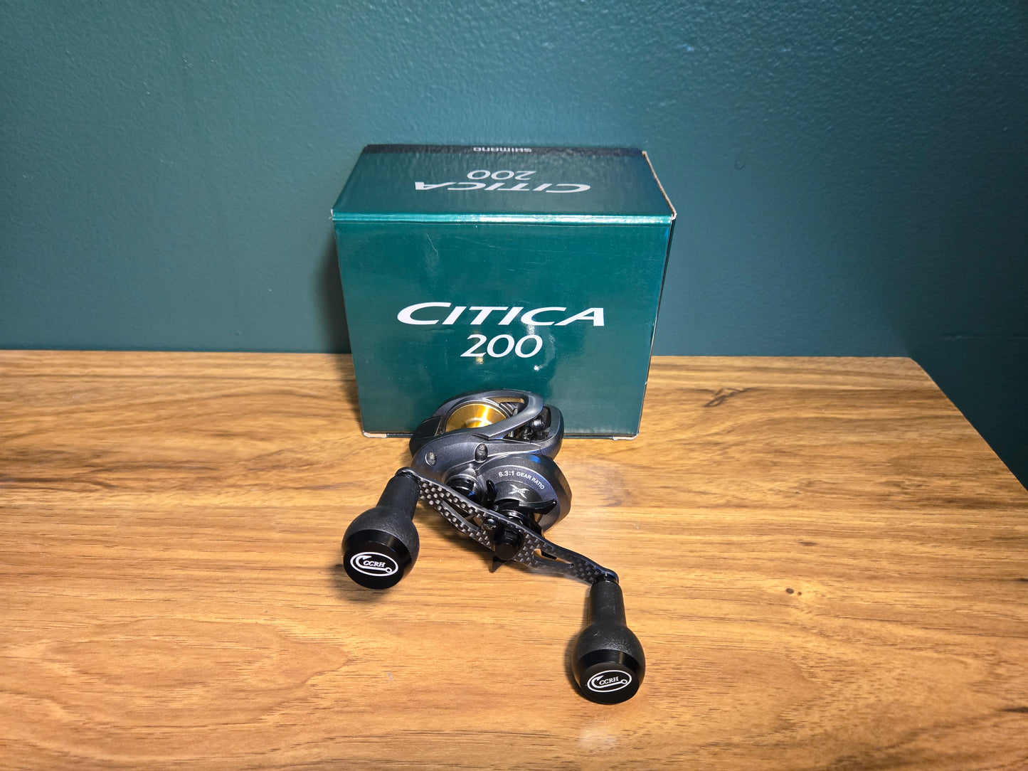 Shimano Citica 200 Baitcasting Reel w/ 95mm Carbon Fiber Handle